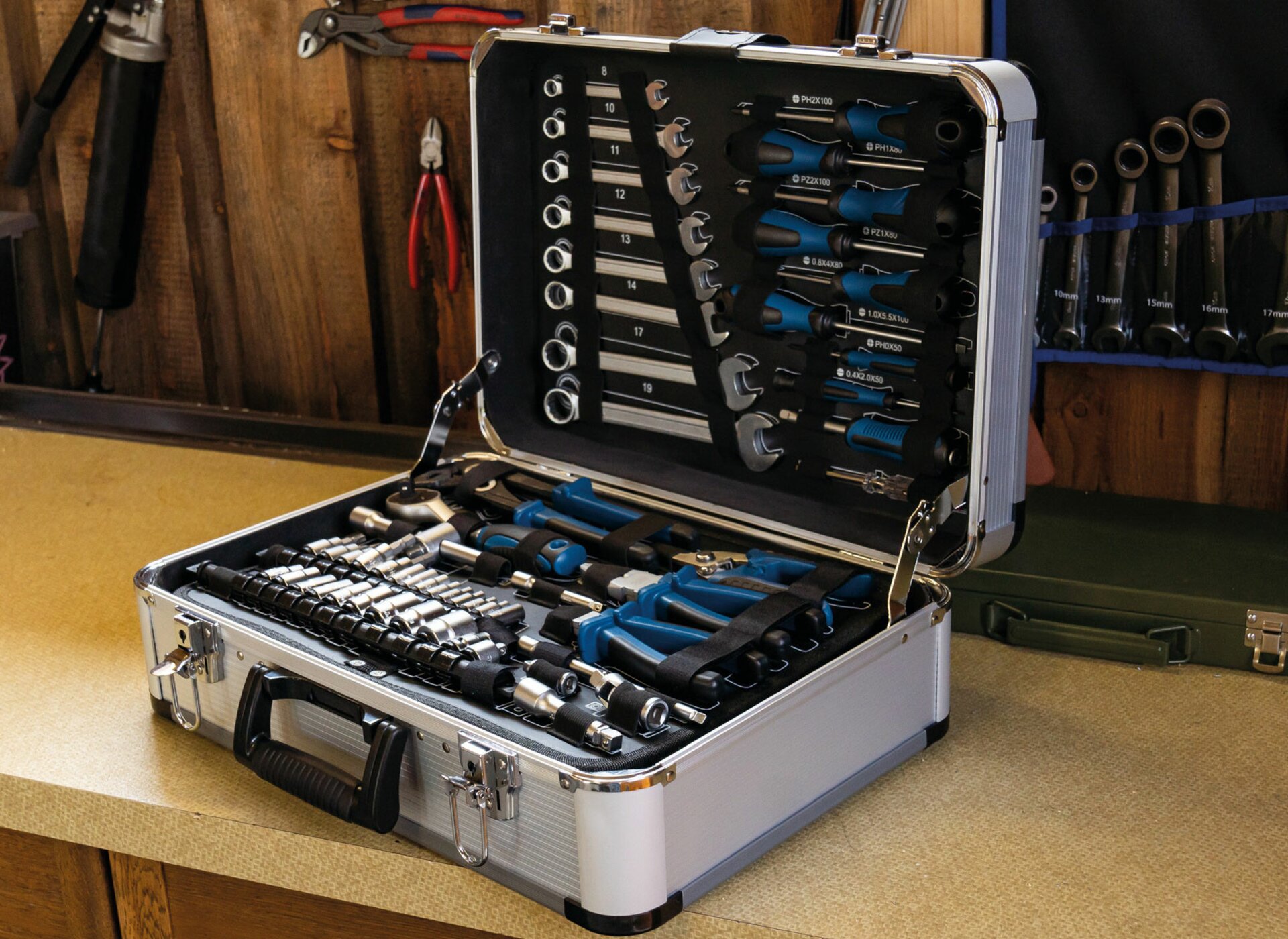 Scheppach - Servante d'atelier TW1000 - Set d'outils - Chariot d'outillage  avec 4 roulettes - 263 pièces incluses - Verrouillable et Mobile 7 tiroirs